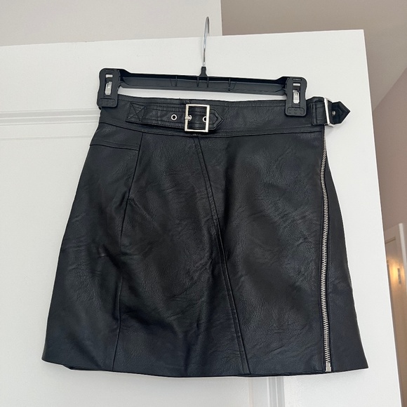 Topshop Faux Leather skirt - Picture 1 of 3